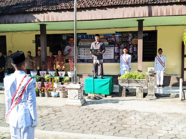 Upacara Hardiknas 2026 di SMAN 2 Tanggul Berlangsung Khidmat dan Penuh Semangat