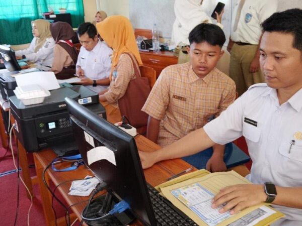 Pelayanan Prima SPMB Jatim 2026 di SMAN 2 Tanggul, Mengutamakan Kenyamanan dan Kepuasan Masyarakat