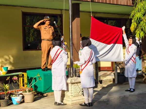 Hari Pertama Penuh Semangat, SMAN 2 Tanggul Awali Tahun Ajaran Baru dengan Motivasi untuk Seluruh Murid