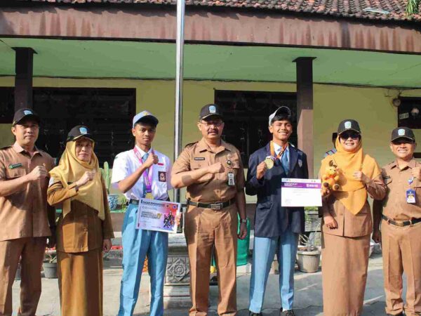 Dua siswa SMA Negeri 2 Tanggul kembali mengharumkan nama sekolah, mulai dari Kejurda Hapkido hingga Grand Prix UNEJ!