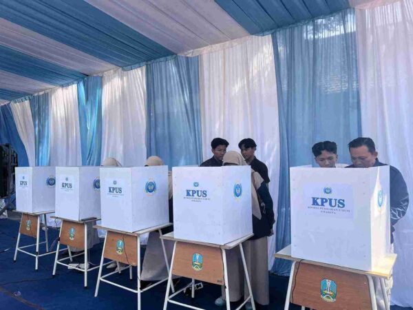 Jiwa Demokrasi dan Luber Jurdil Menggema di SMAN 2 Tanggul, Warga SMADATA Kompak Laksanakan Pemilu Periode 2026/2027