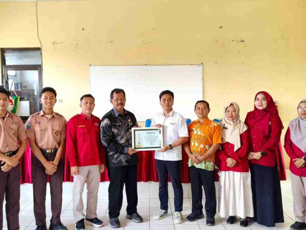 Ungkap Rasa Kepedulian Antarsesama, Warga SMAN 2 Tanggul Kompak Sumbangkan Donasi Korban Bencana NTT!