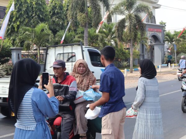 Semarak Kebaikan dalam Rangka Maulid Nabi Muhammad SAW, SMAN 2 Tanggul Tegaskan Aksi Berbagi Antarsesama
