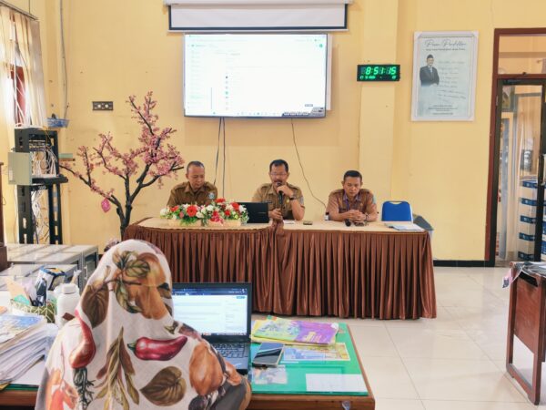 Perkuat Sinergi dan Mutu Pendidikan, SMAN 2 Tanggul Gelar Rapat Evaluasi dan Koordinasi Pembelajaran Daring Berbasis Google Classroom
