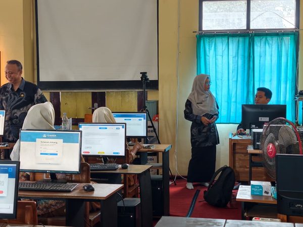 Langkah Nyata Menuju Prestasi, Gladi Bersih TKA Gelombang 2 SMADATA Tuntas Tanpa Kendala