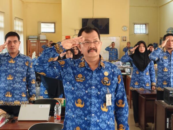 Menyala dalam Semangat Persatuan! SMAN 2 Tanggul Khidmati Upacara Sumpah Pemuda ke-98 secara Daring